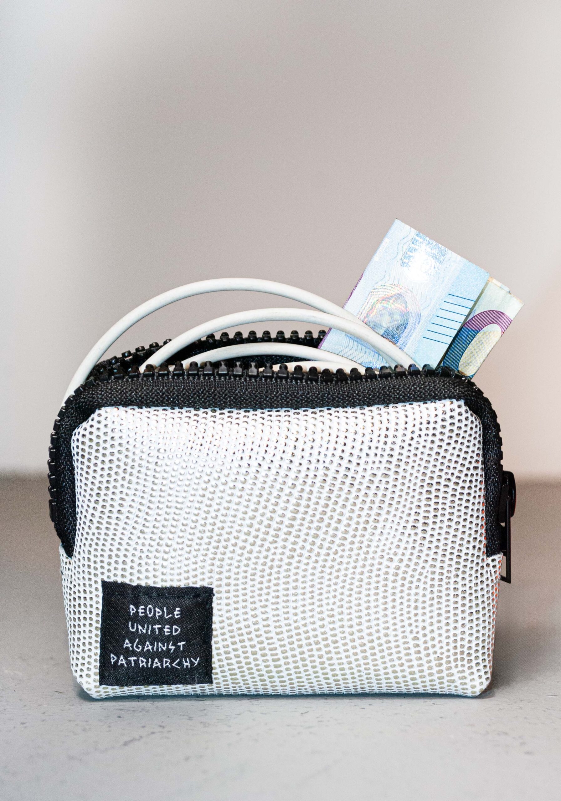 Monedero artesanal pequeño de piel con cremallera para tarjetas y monedas minimalista y resistente